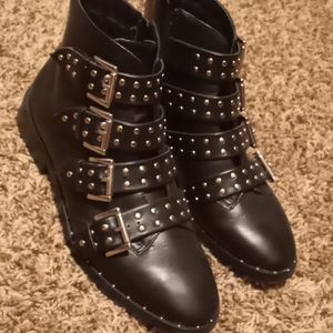 Mossimo boots rock n rolls stud 10